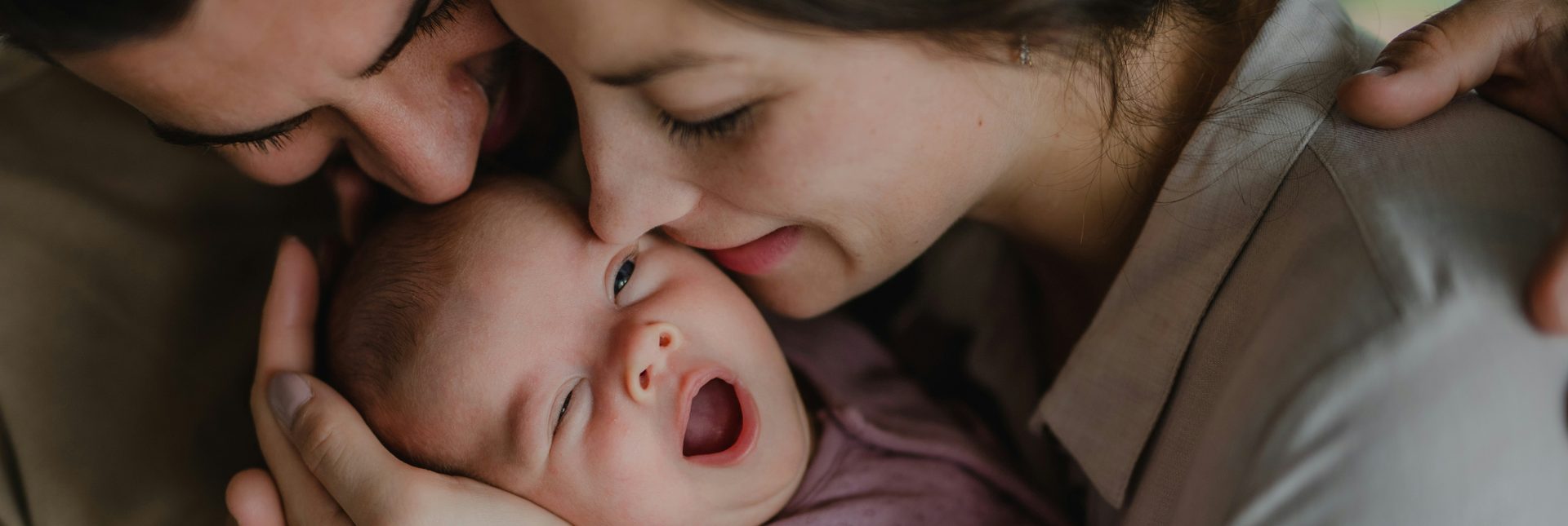 Des parents avec leur nouveau-né